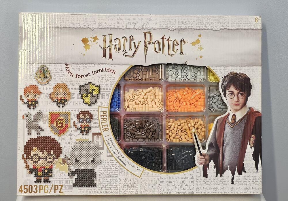 Harry Potter - Perler Fused Bead Kit - 4500 Beads, 1 Pegboard & Ironing Paper